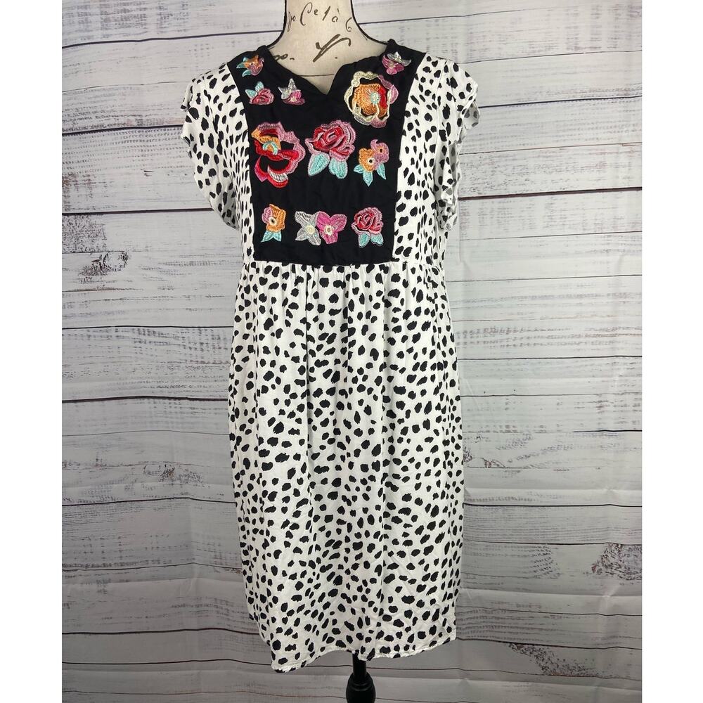 Kirundo Dress Womens M Short Sleeve Animal Print Embroidered Floral Summer